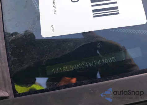 2004 Jeep Liberty Renegade z USA, uszkodzony, nr VIN 1J4GL38K04W241065